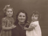 beryl-and-lilian-cramer-with-dora-november-1939